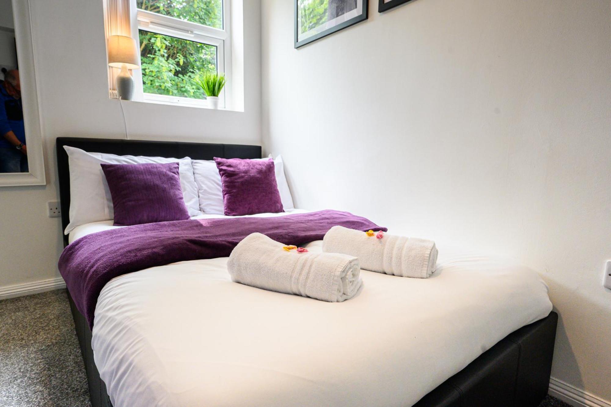 Amethyst Delightful In Moseley Mews, By Staystaycations Birmingham