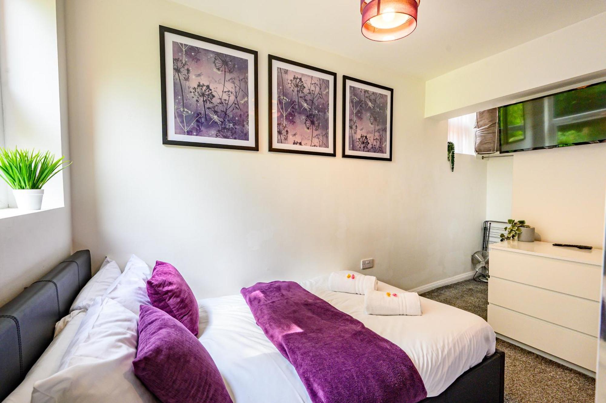 Amethyst Delightful In Moseley Mews, By Staystaycations