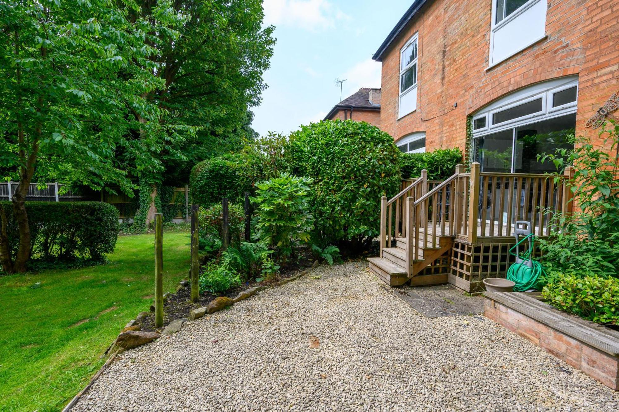 Amethyst Delightful In Moseley Mews, By Staystaycations Apartment