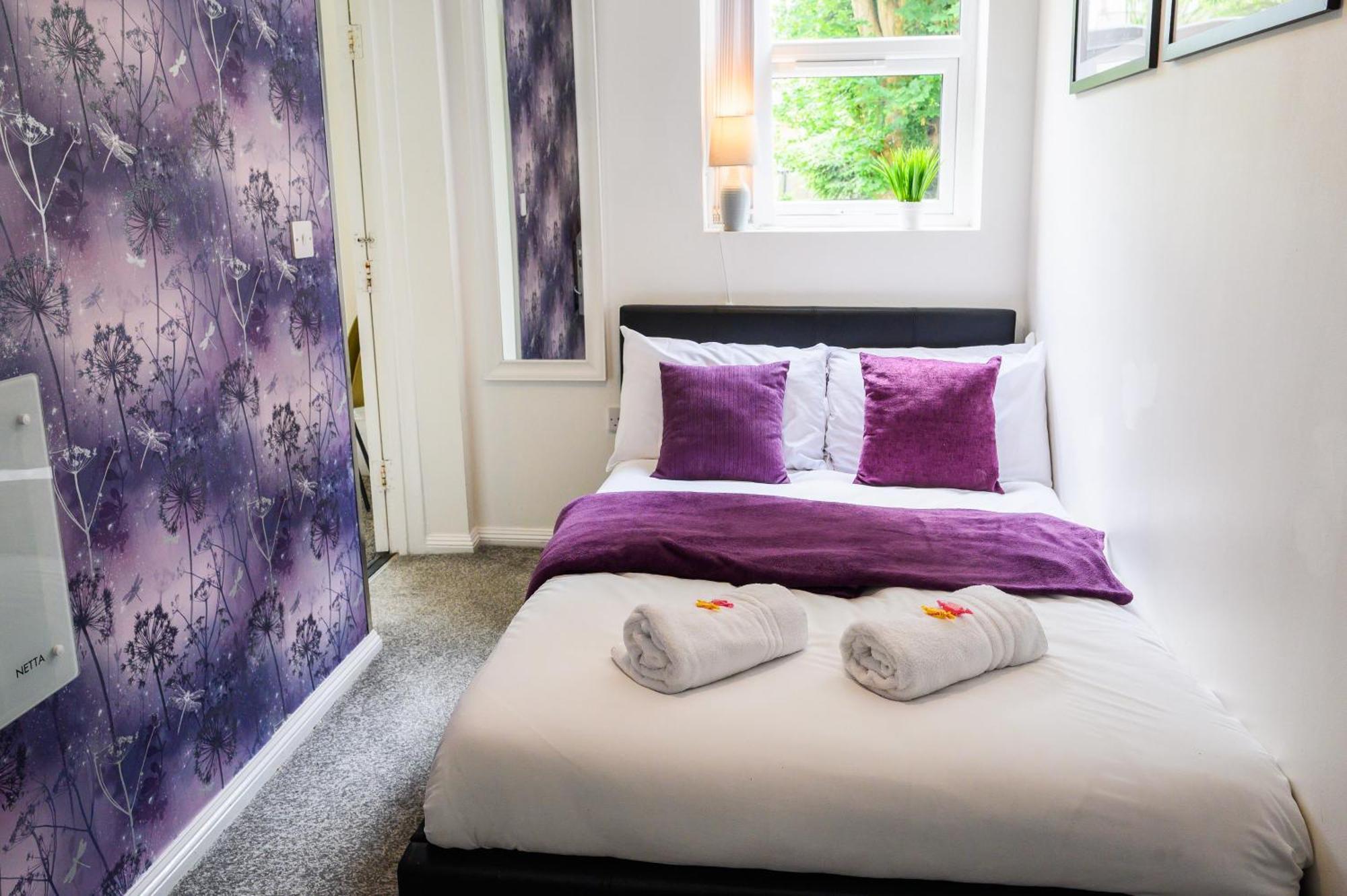 Apartment Amethyst Delightful In Moseley Mews, By Staystaycations