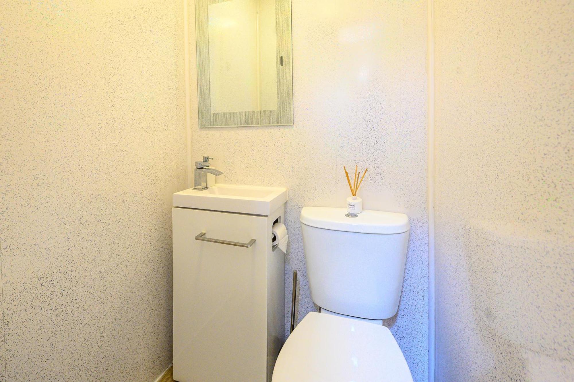 Apartment Amethyst Delightful In Moseley Mews, By Staystaycations Birmingham