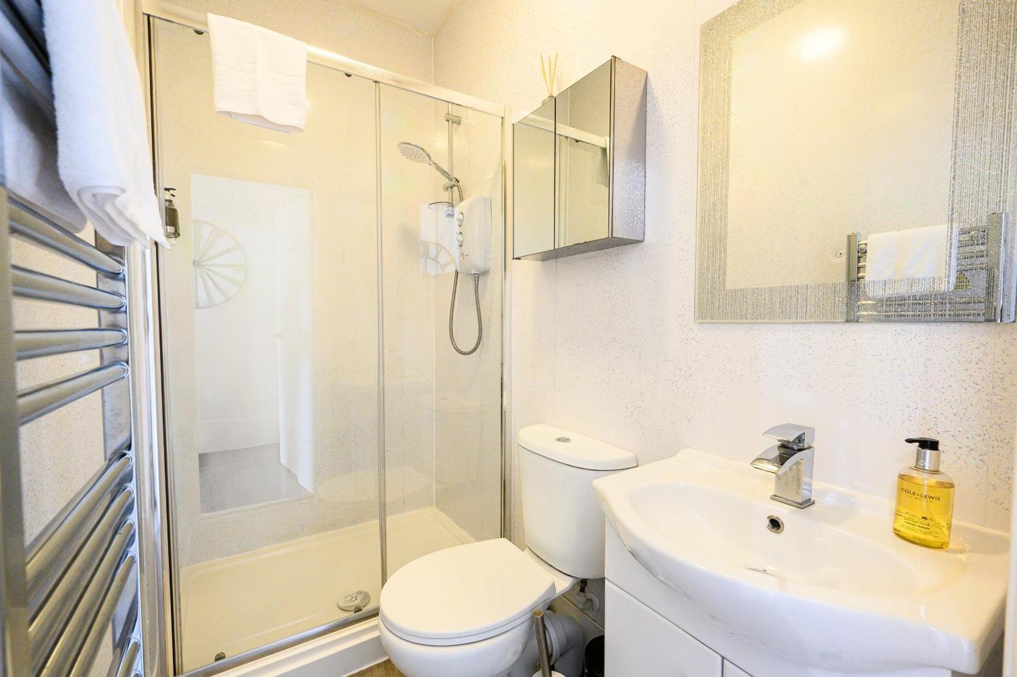 Amethyst Delightful In Moseley Mews, By Staystaycations * Birmingham