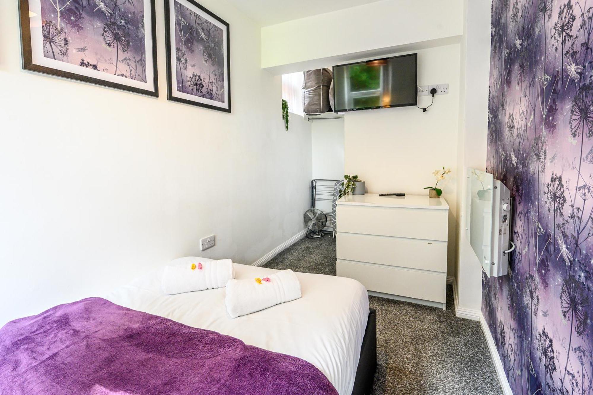Amethyst Delightful In Moseley Mews, By Staystaycations Apartment *